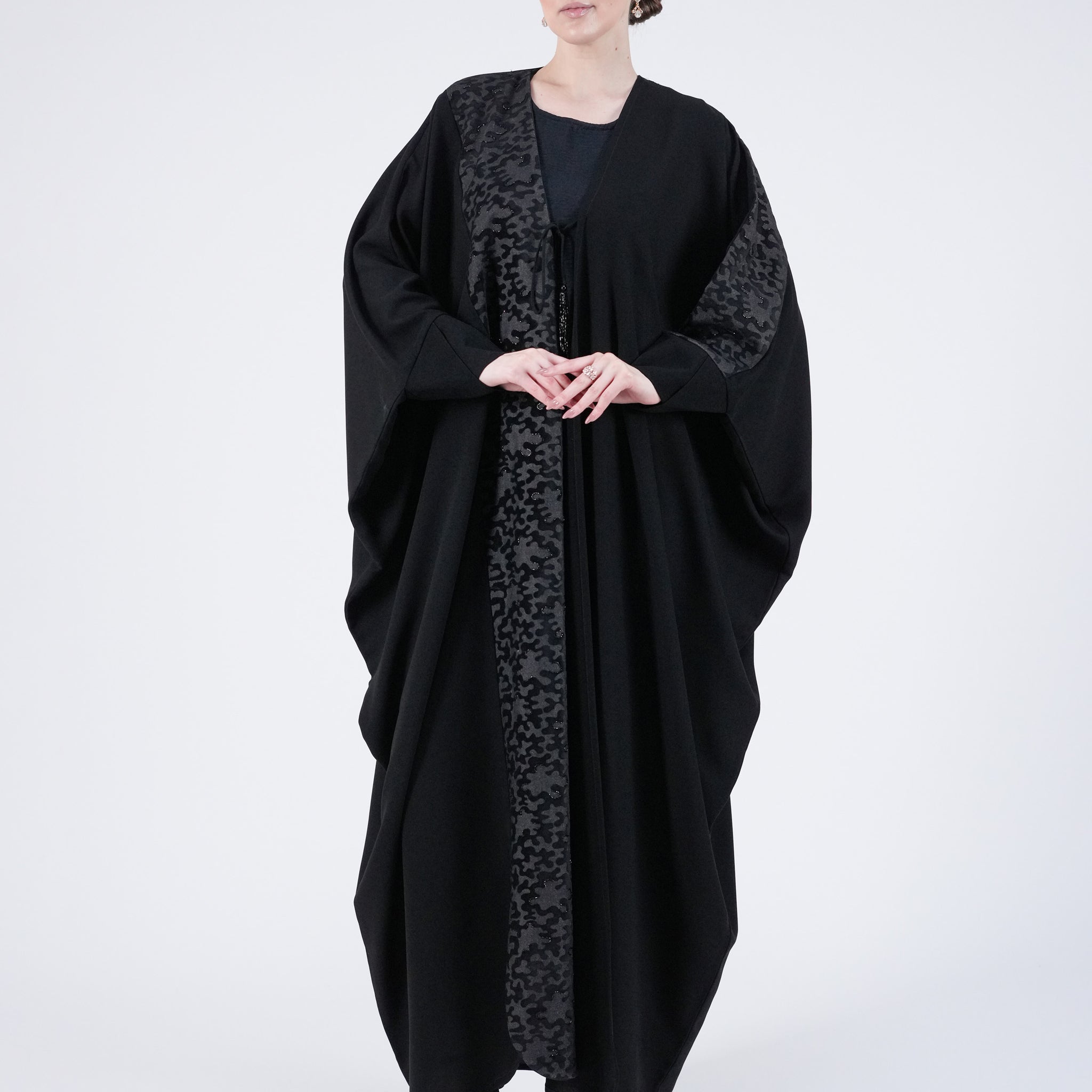 ELEGANT ABAYA