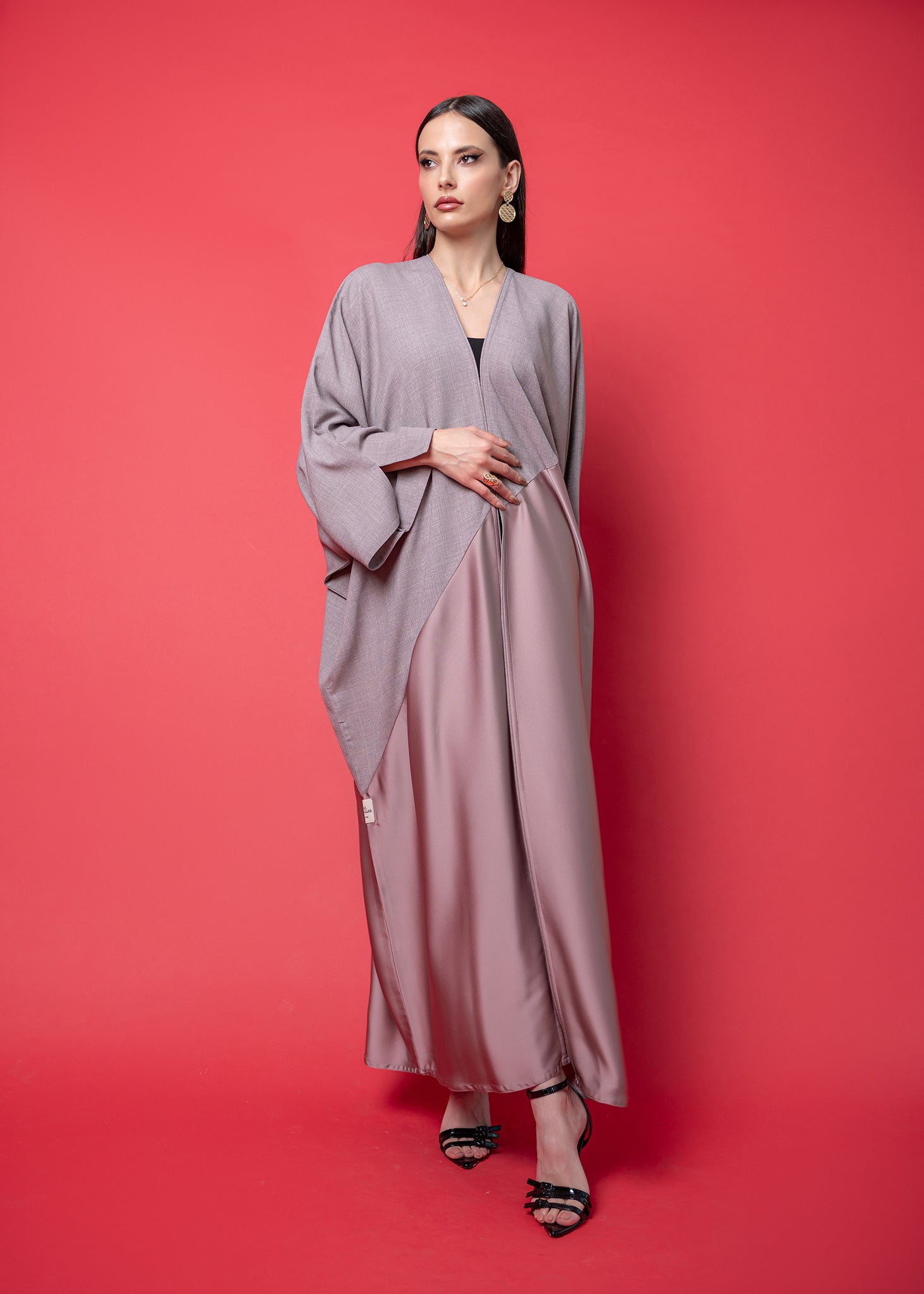 ELEGANT ABAYA