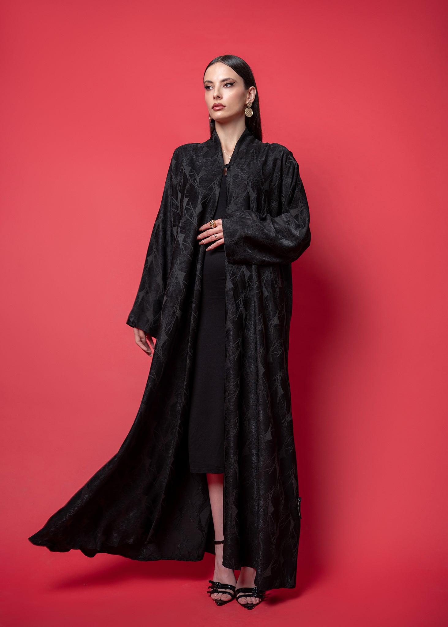 ELEGANT ABAYA