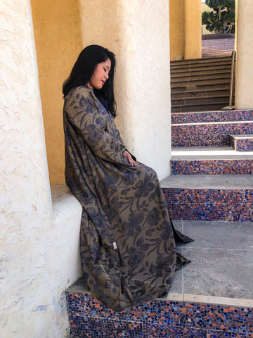 عباية سوداء