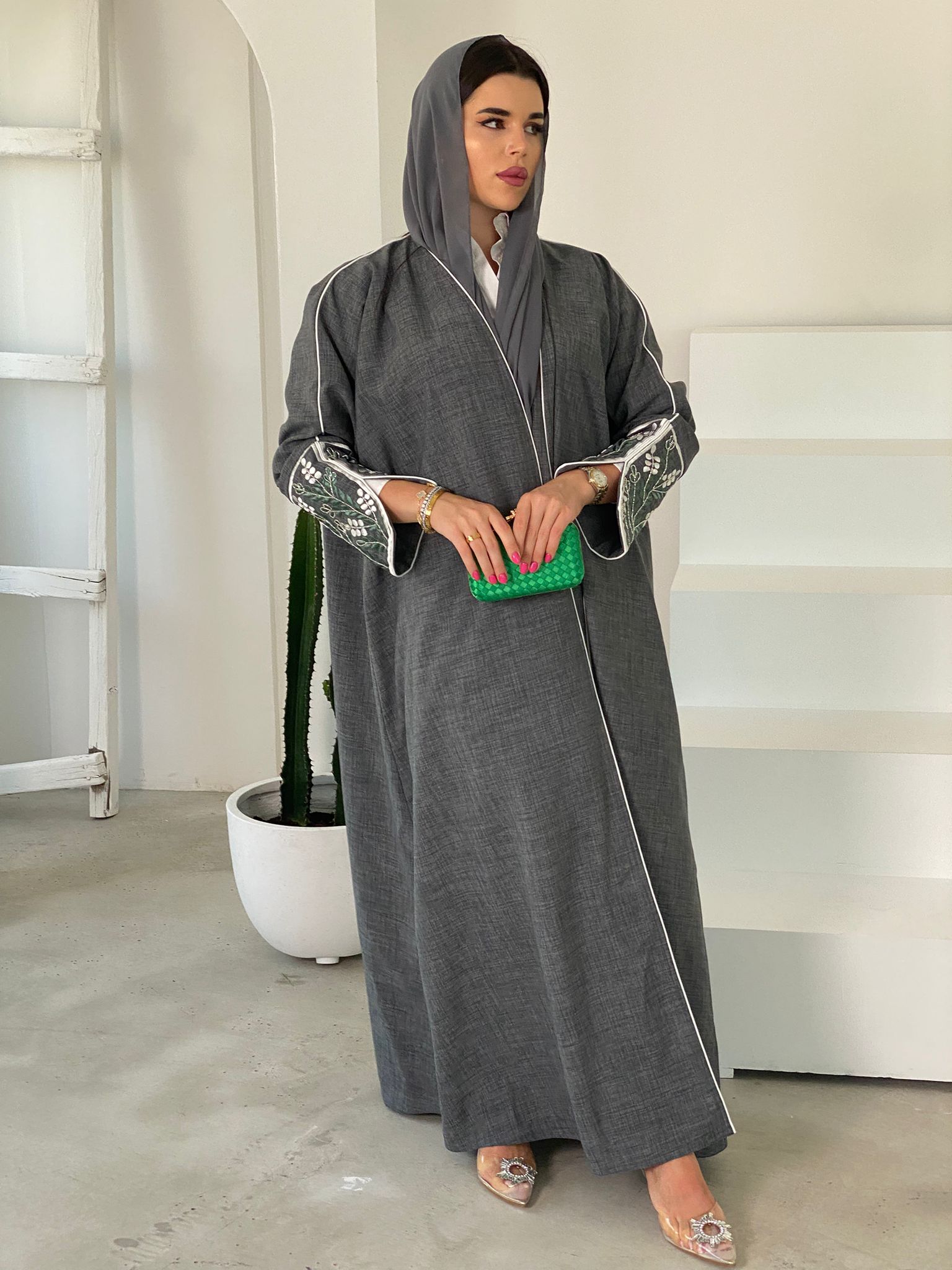 ELEGANT ABAYA